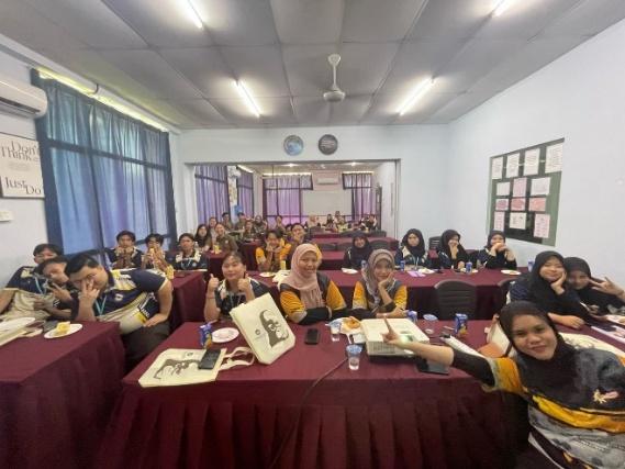 Sesi career talk bersama rakan industri di KKTS