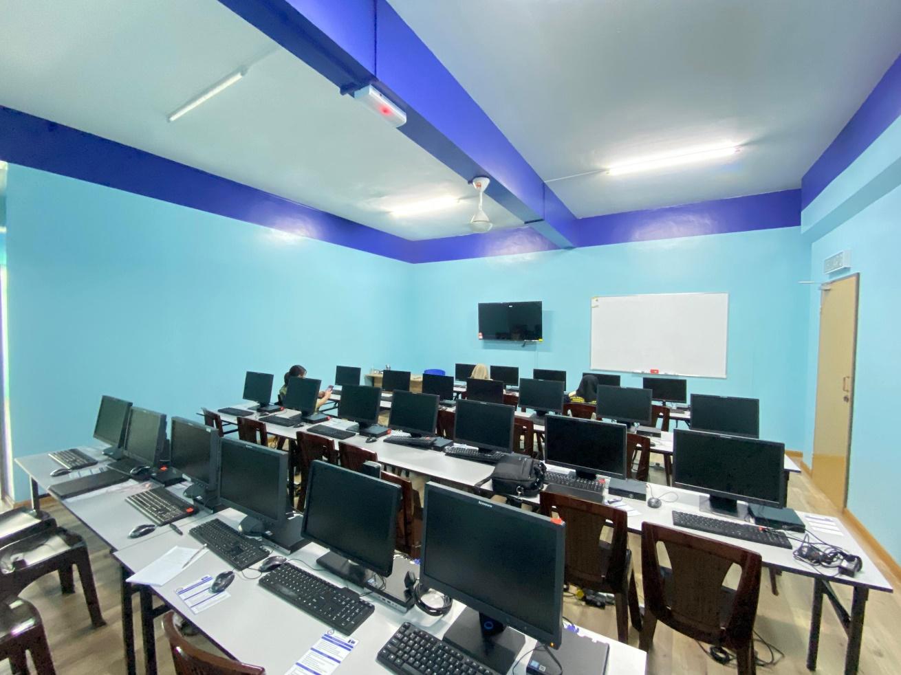 Makmal Komputer KKTS